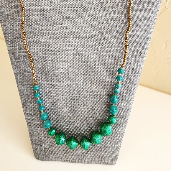 Teng Yue Emerald Green Glitter Paper Bead and Gold Bead Long Statement Necklace - Picture 5 of 8